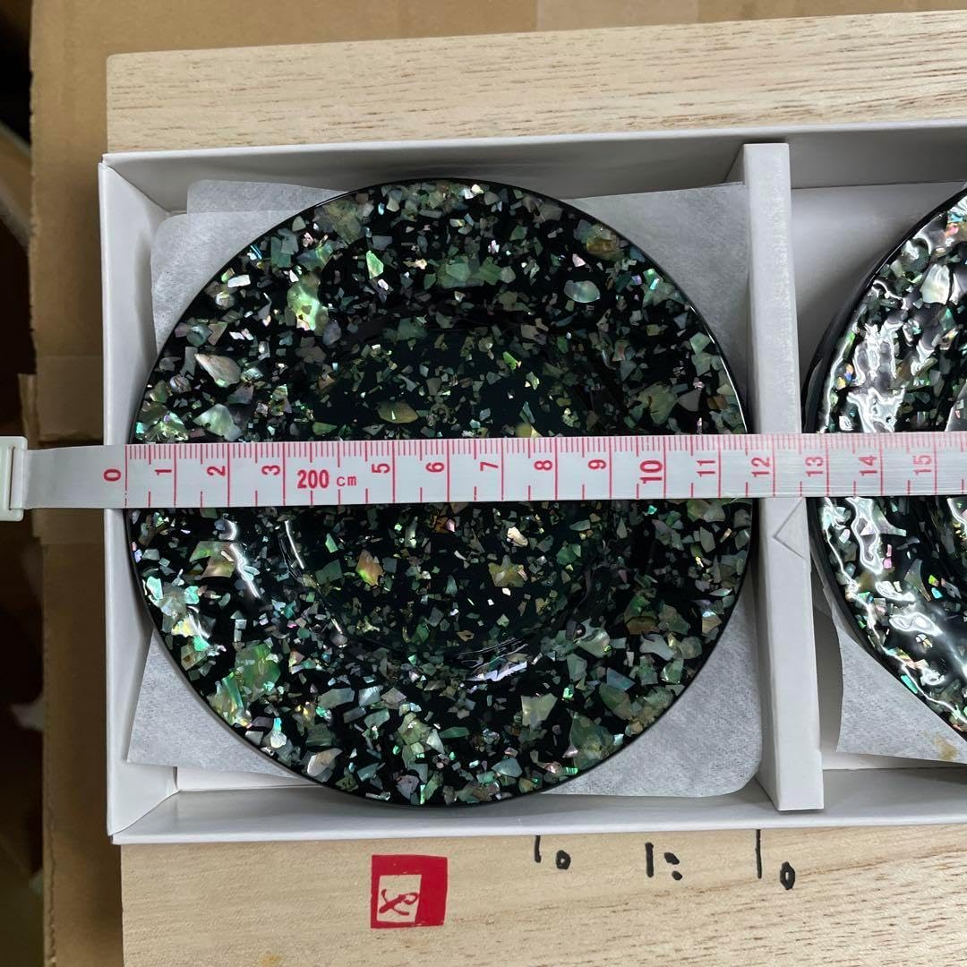 螺鈿細工の皿6枚と小鉢11枚